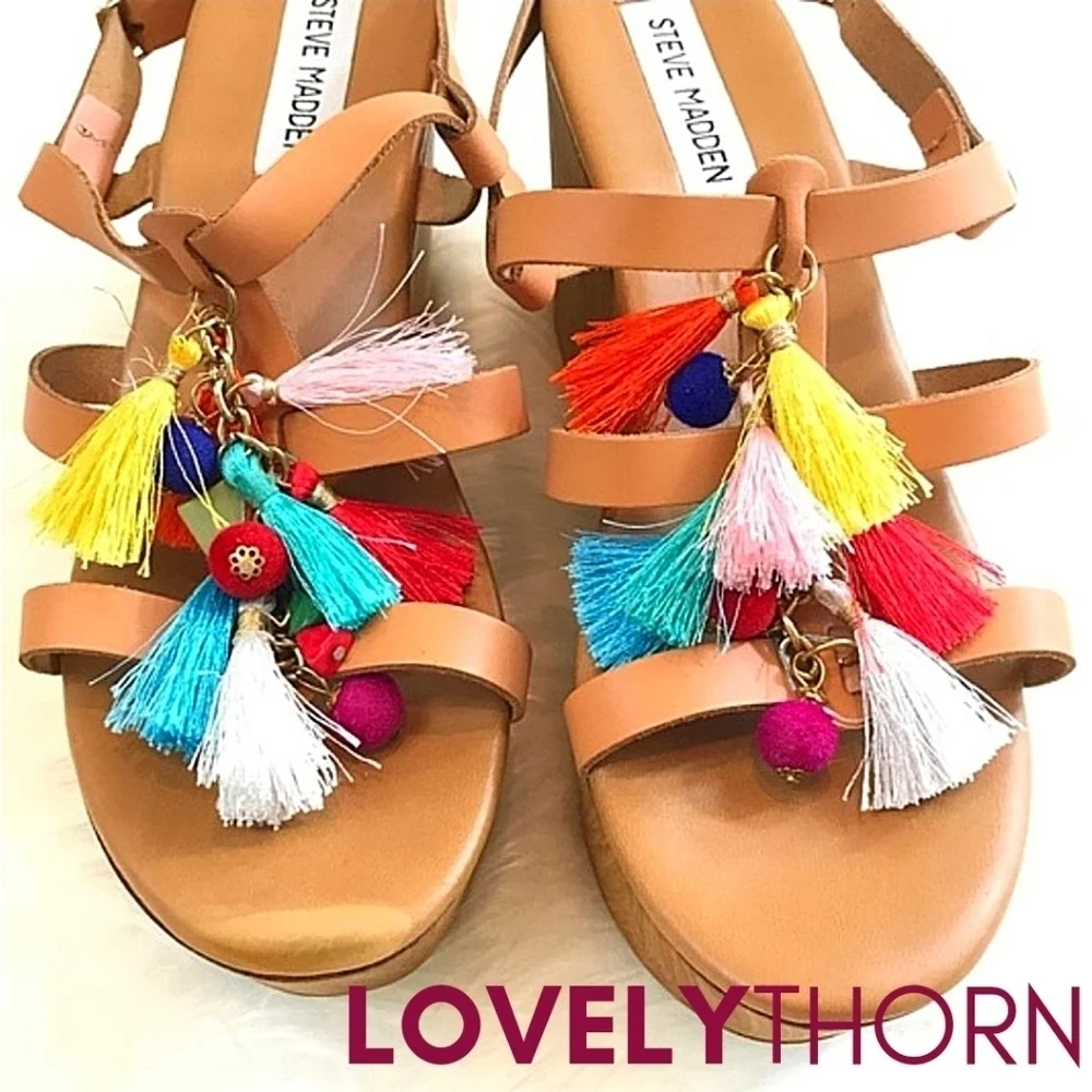 STEVE MADDEN // wooden platform tassel wedge sandals